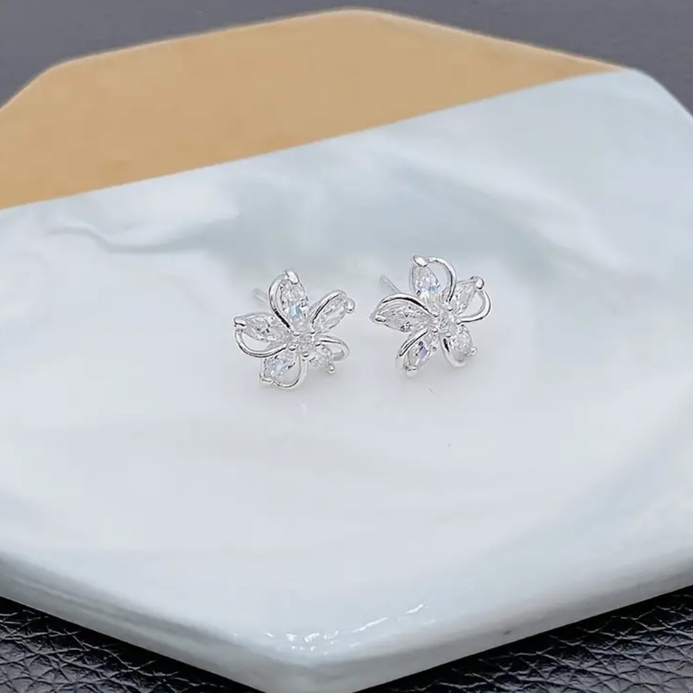Silver Elegant Floral Earrings - Picture 4 of 4